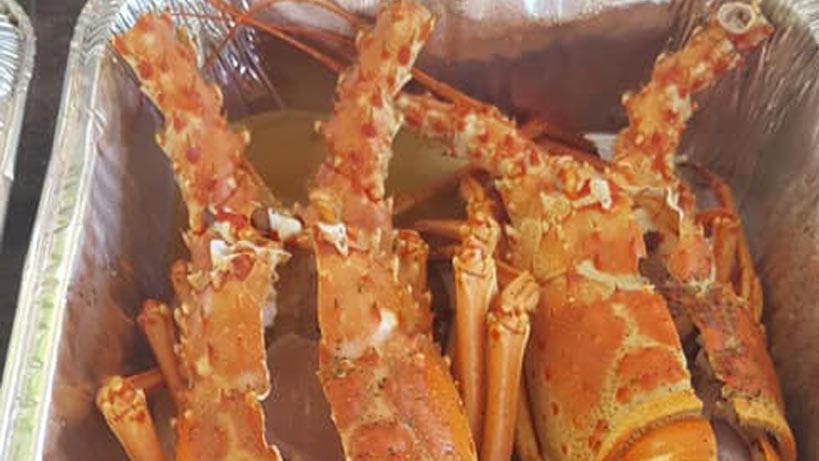 lobster lunch - spearfishing in Belize